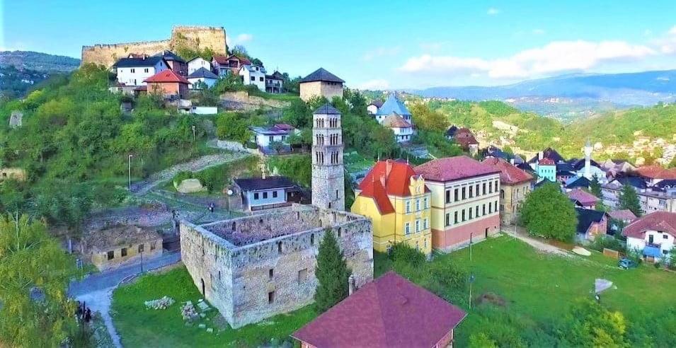 Amar Apartmani, يايتشه المظهر الخارجي الصورة