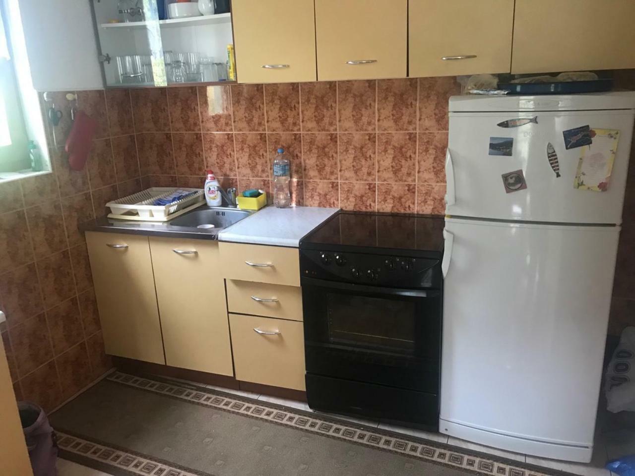 Amar Apartmani, يايتشه المظهر الخارجي الصورة